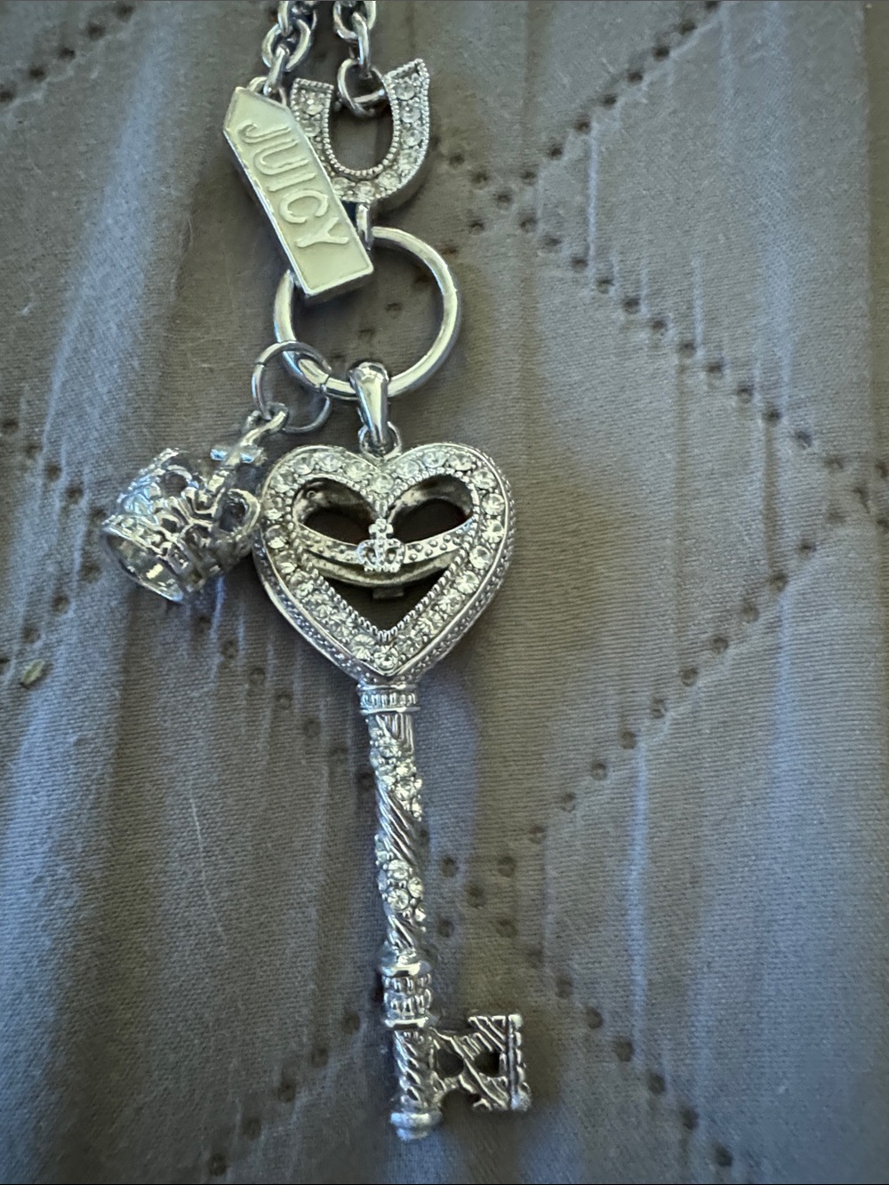 Juicy toggle necklace